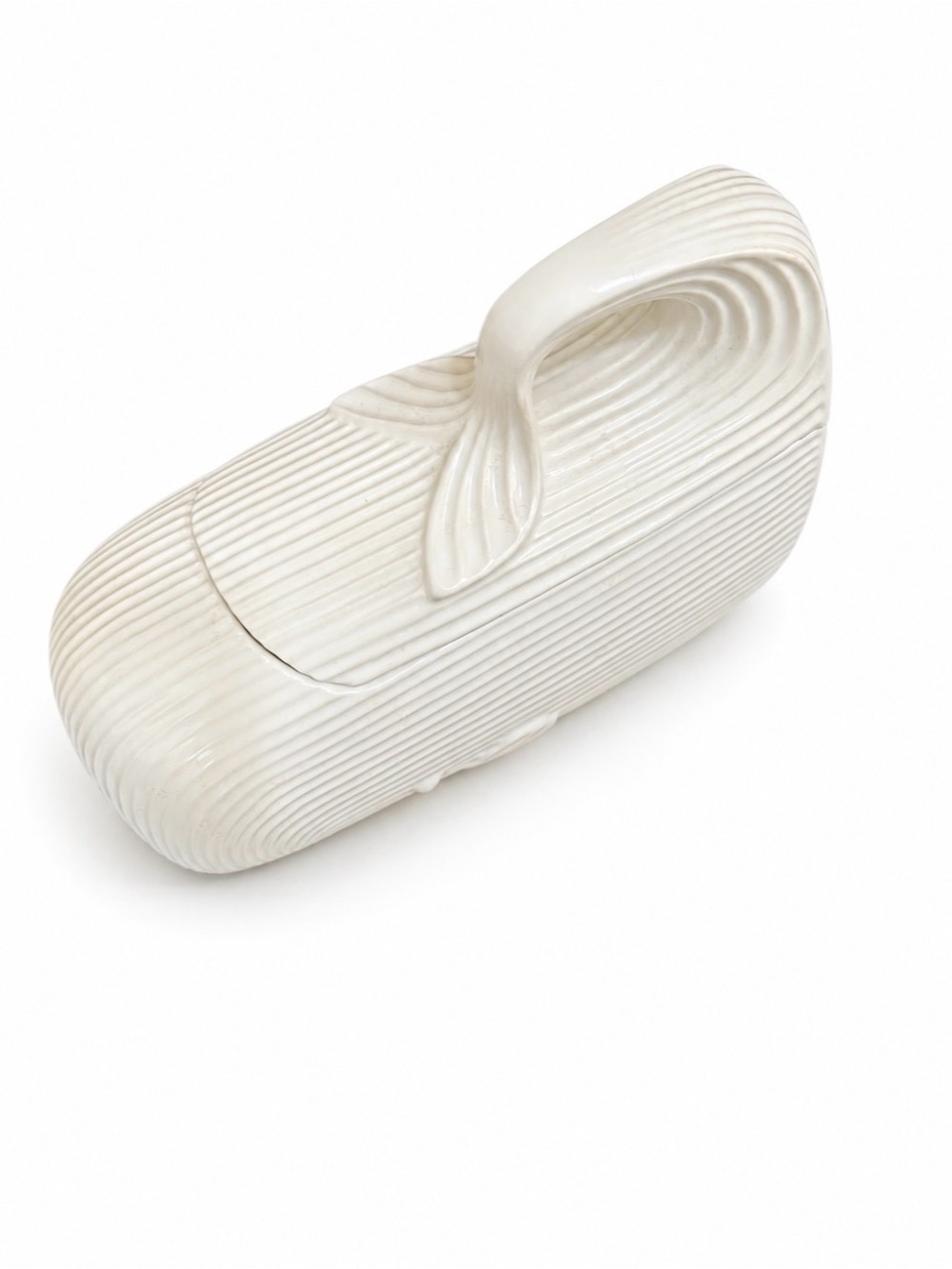 Jonathan Alder CERAMIC WHALE BOX